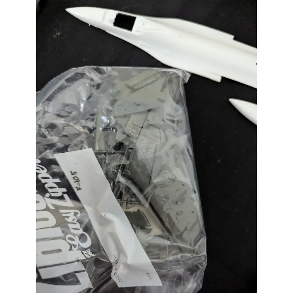 3 VTG Model Airplane kits 1:72 Thunderbird Mcdonnell Douglas hornet thunderchief